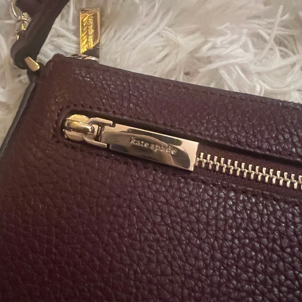 Kate Spade Leila Pebbled Leather Convertible Wristlet Cherrywood NWOT Classic - Picture 4 of 13
